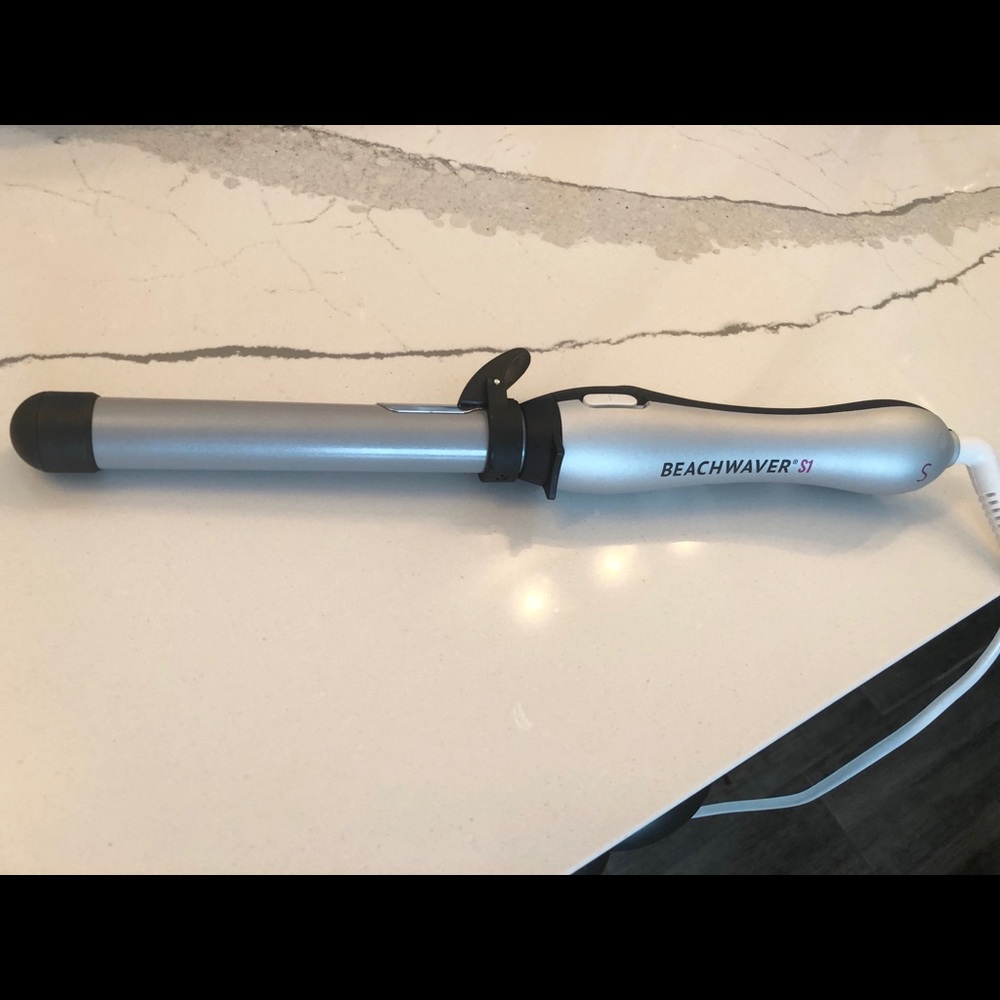 Beachwaver curling iron